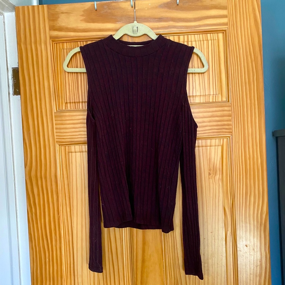 Cold shoulder top